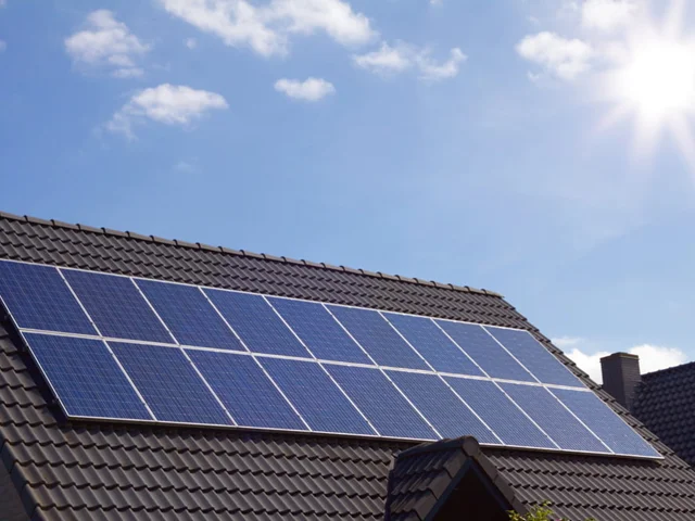 اعطای وام برای متقاضیان احداث نیروگاه خورشیدی در مناطق محروم
